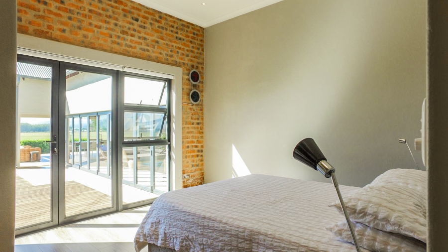 5 Bedroom Property for Sale in The Coves North West